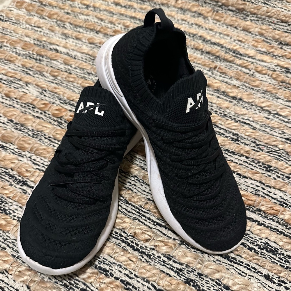 APL Techloom Wave Sneakers Big Kids 3 Black Slip On Athletic Propulsion Labs